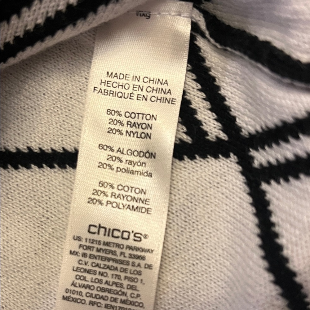Chico's Black and White Grid Pattern Turtleneck Sweater size 1 - Picture 4 of 7